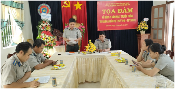 Chi bộ Chi cục Thi hành án dân sự huyện Ninh Sơn tổ chức Lễ kết nạp đảng viên