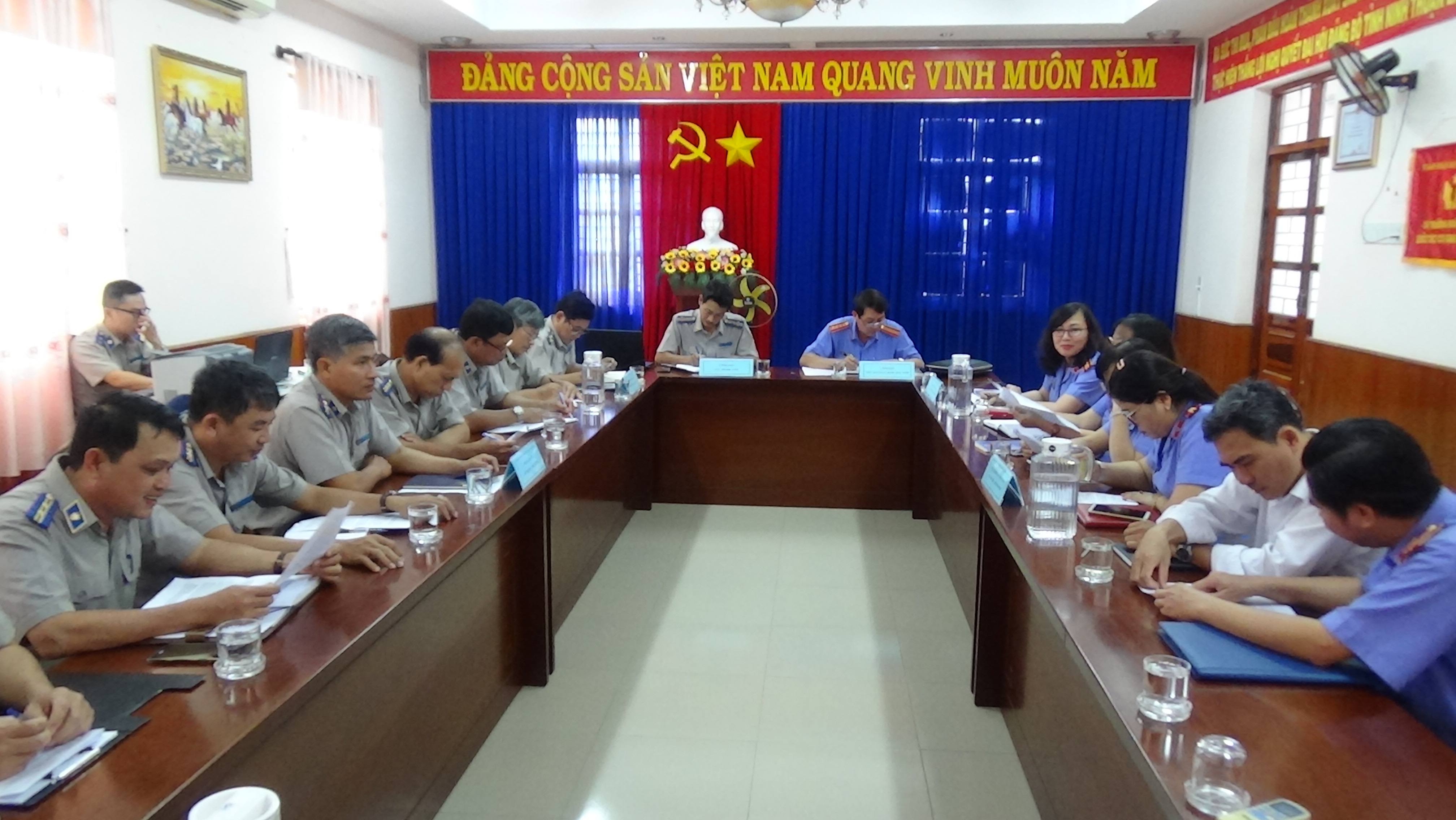 Cục Thi hành án dân sự tỉnh Ninh Thuận tổ chức họp liên ngành với Viện Kiểm sát nhân dân tỉnh Ninh Thuận