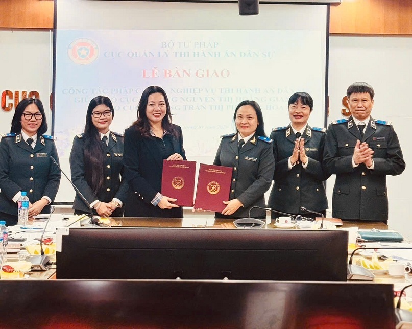 Cục Quản lý Thi hành án dân sự tổ chức bàn giao công tác pháp chế và nghiệp vụ thi hành án dân sự