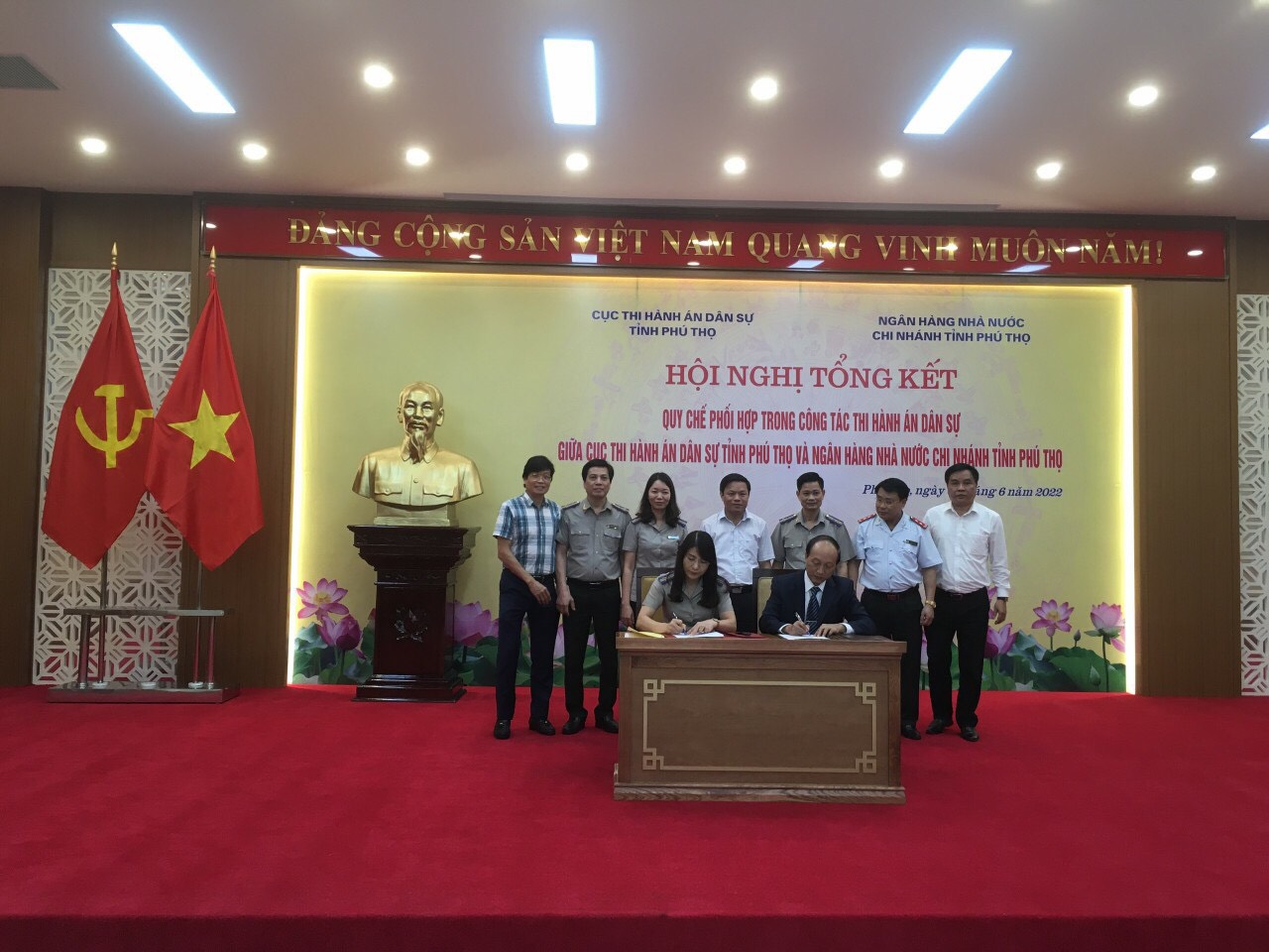 Cục Thi hành án dân sự tỉnh Phú Thọ và Ngân hàng nhà nước chi nhánh tỉnh Phú Thọ tổ chức Hội nghị tổng kết Quy chế phối hợp