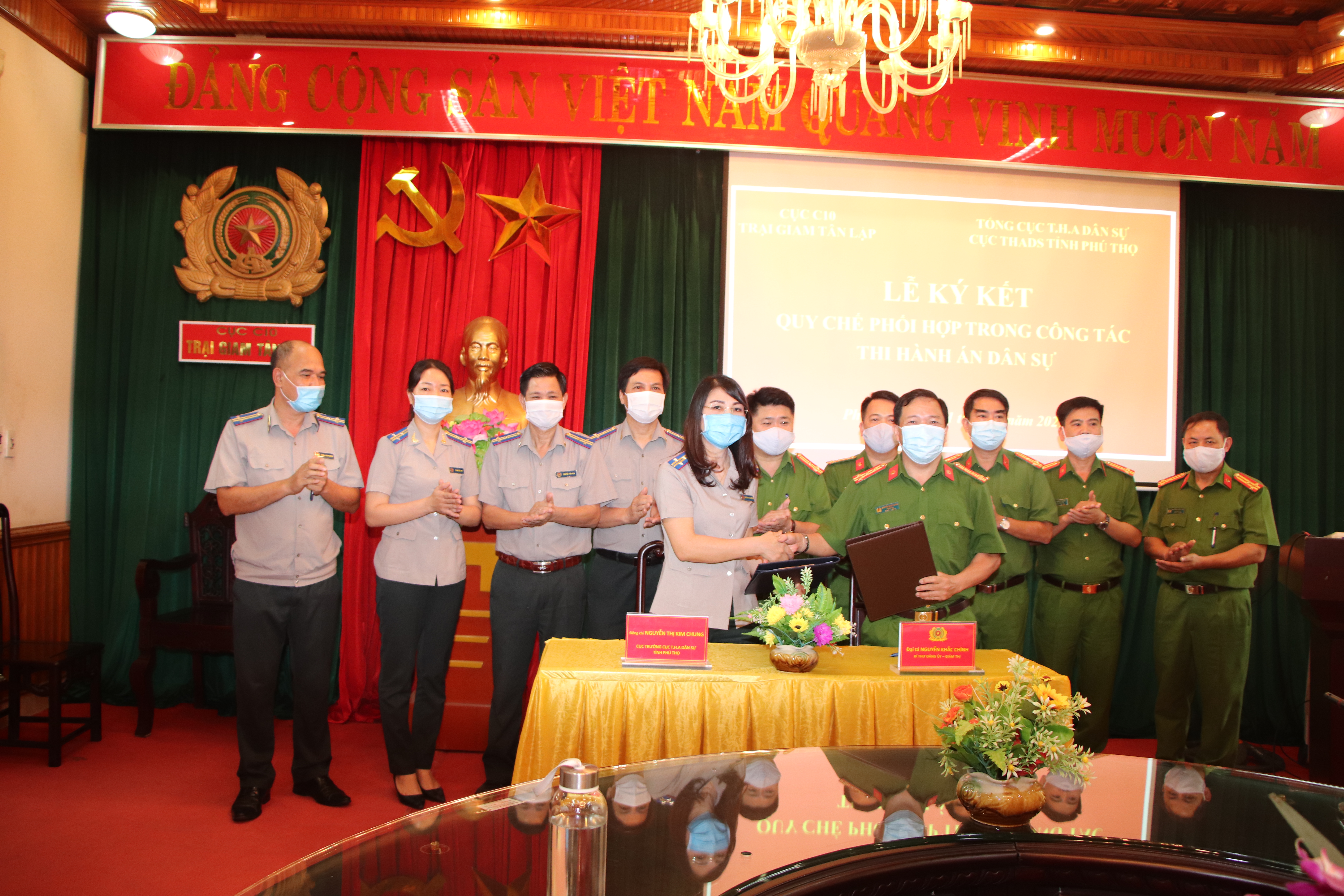 Cục Thi hành án dân sự tỉnh Phú Thọ và Trại giam Tân Lập tổ chức ký kết Quy chế phối hợp trong công tác Thi hành án dân sự
