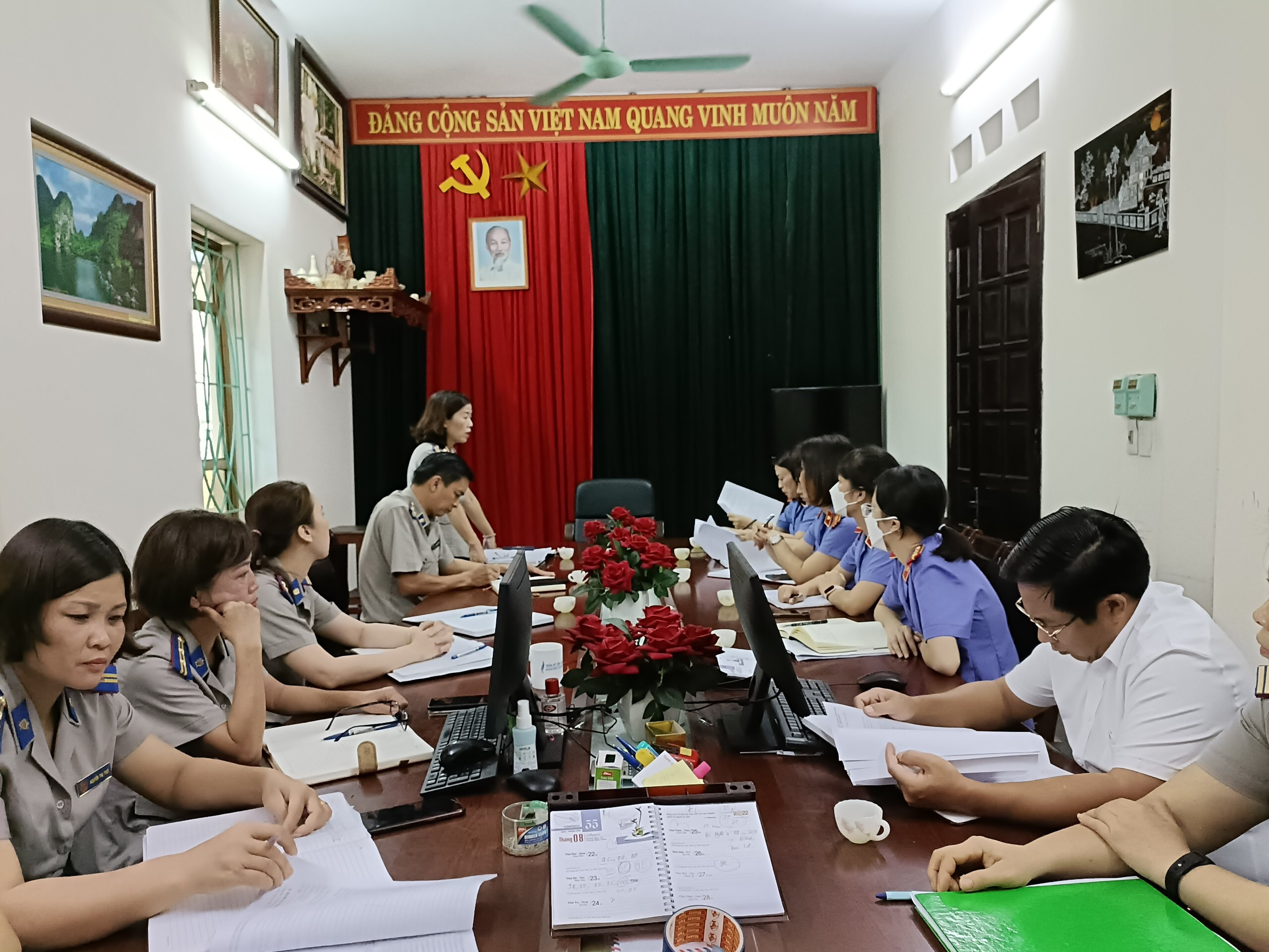Viện Kiểm sát nhân dân thành phố Việt Trì phúc tra  việc thực hiện kiến nghị năm 2021 và Kiểm sát trực tiếp theo chuyên đề  đối với một số hoạt động của Chi cục Thi hành án dân sự thành phố Việt Trì.
