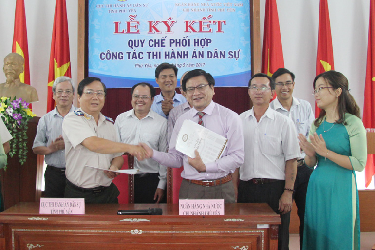 Cục Thi hành án dân sự tỉnh Phú Yên và Ngân hàng Nhà nước chi nhánh tỉnh Phú Yên ký kết quy chế phối hợp trong công tác thi hành án dân sự