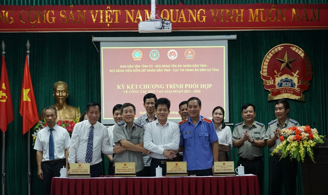 Cục Thi hành án dân sự tỉnh Quảng Bình ký kết chương trình phối hợp thực hiện công tác Dân vận của Đảng