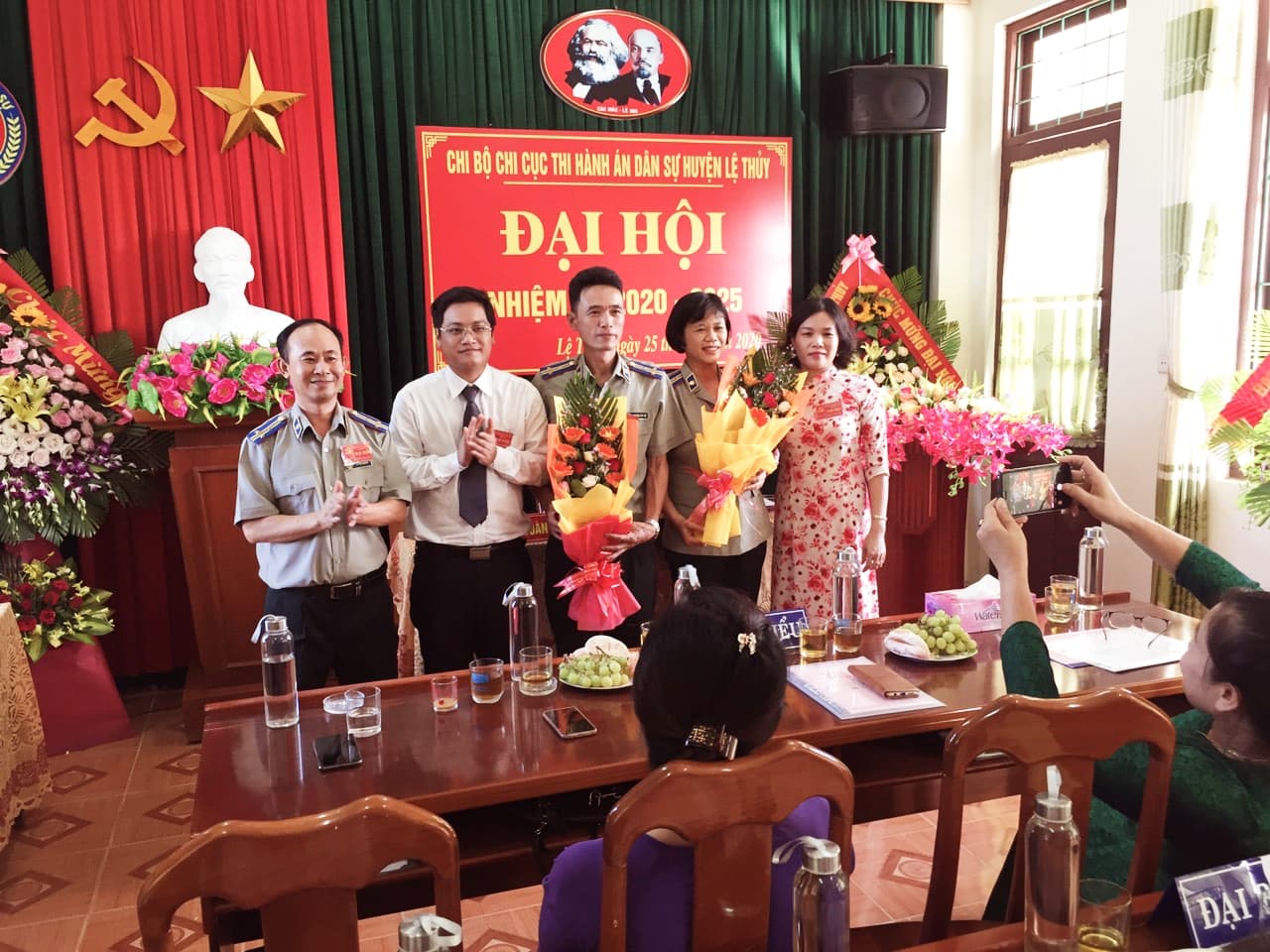 Chi bộ Chi cục Thi hành án dân sự huyện Lệ Thủy, tỉnh Quảng Bình đã tố chức Đại hội Chi bộ nhiệm kỳ 2020- 2025