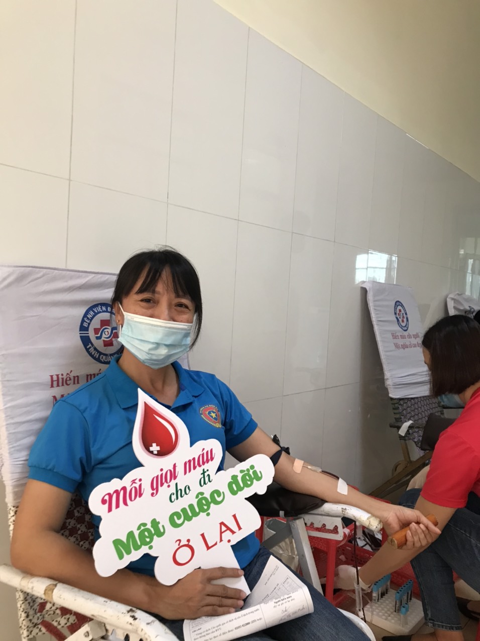 Đoàn viên Công đoàn Cục Thi hành án dân sự hưởng ứng chiến dịch hiến máu nhân đạo trong mùa dịch Covid