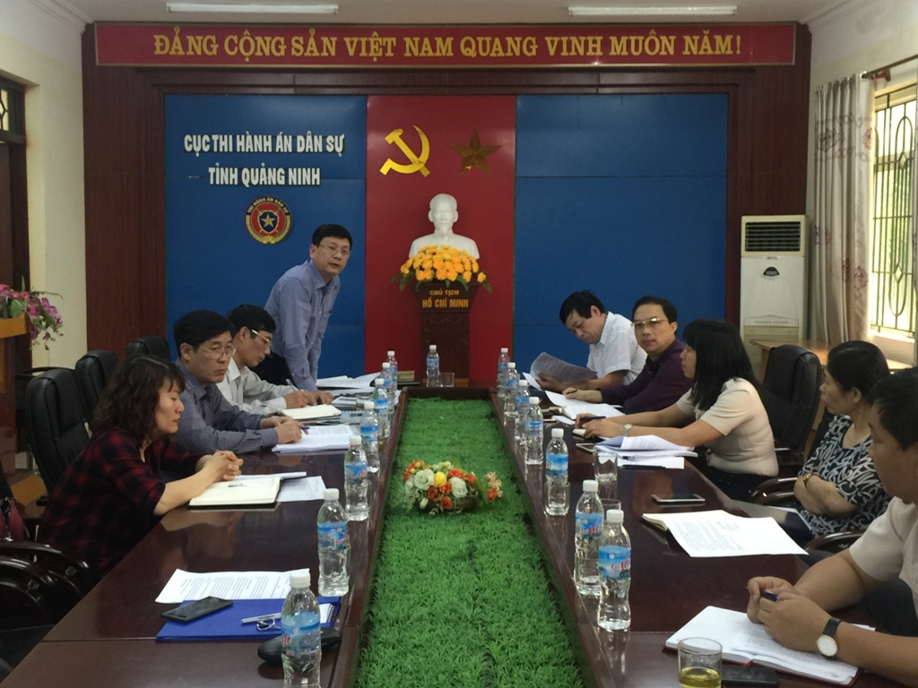 Đoàn kiểm tra của Tổng cục Thi hành án dân sự làm việc với Cục Thi hành án dân sự tỉnh Quảng Ninh.