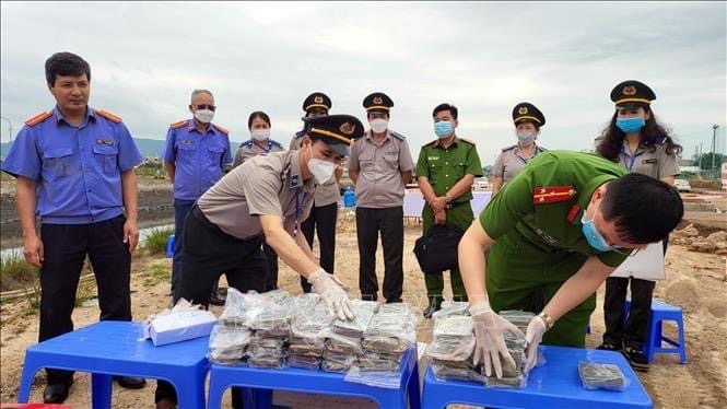 Cục Thi hành án dân sự tỉnh Quảng Ninh tiêu hủy 72 bánh ma túy