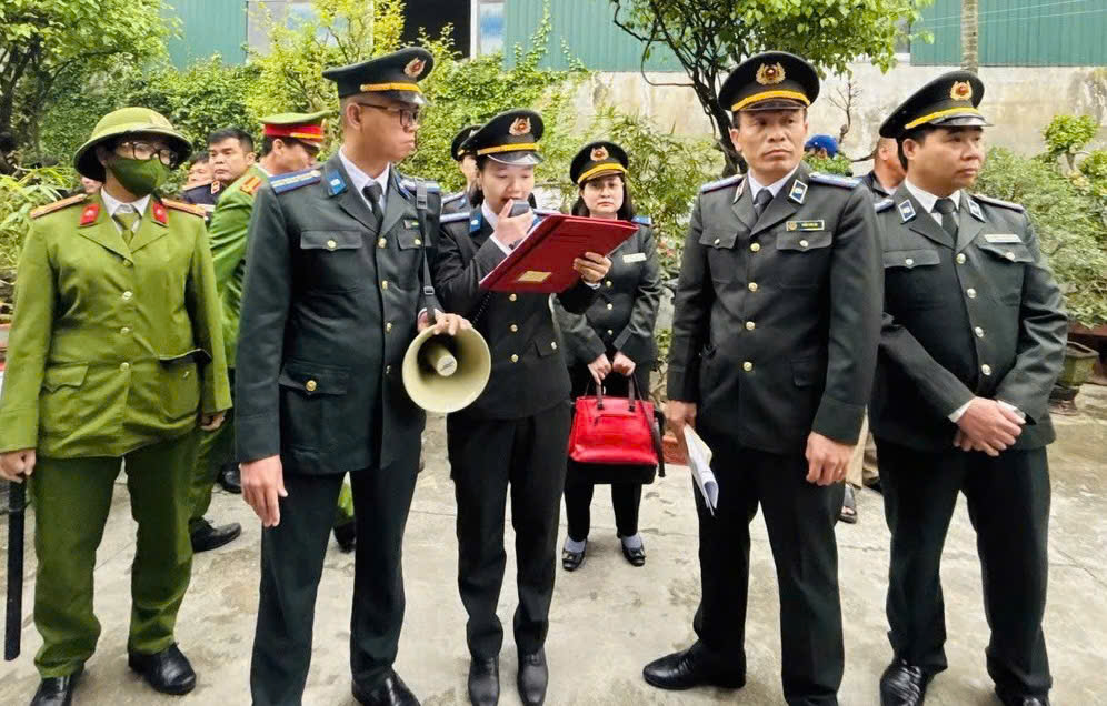 Phòng Thi hành án dân sự khu vực 1 – Quảng Trị tổ chức cưỡng chế thi hành án thành công tại phường Đồng Hới