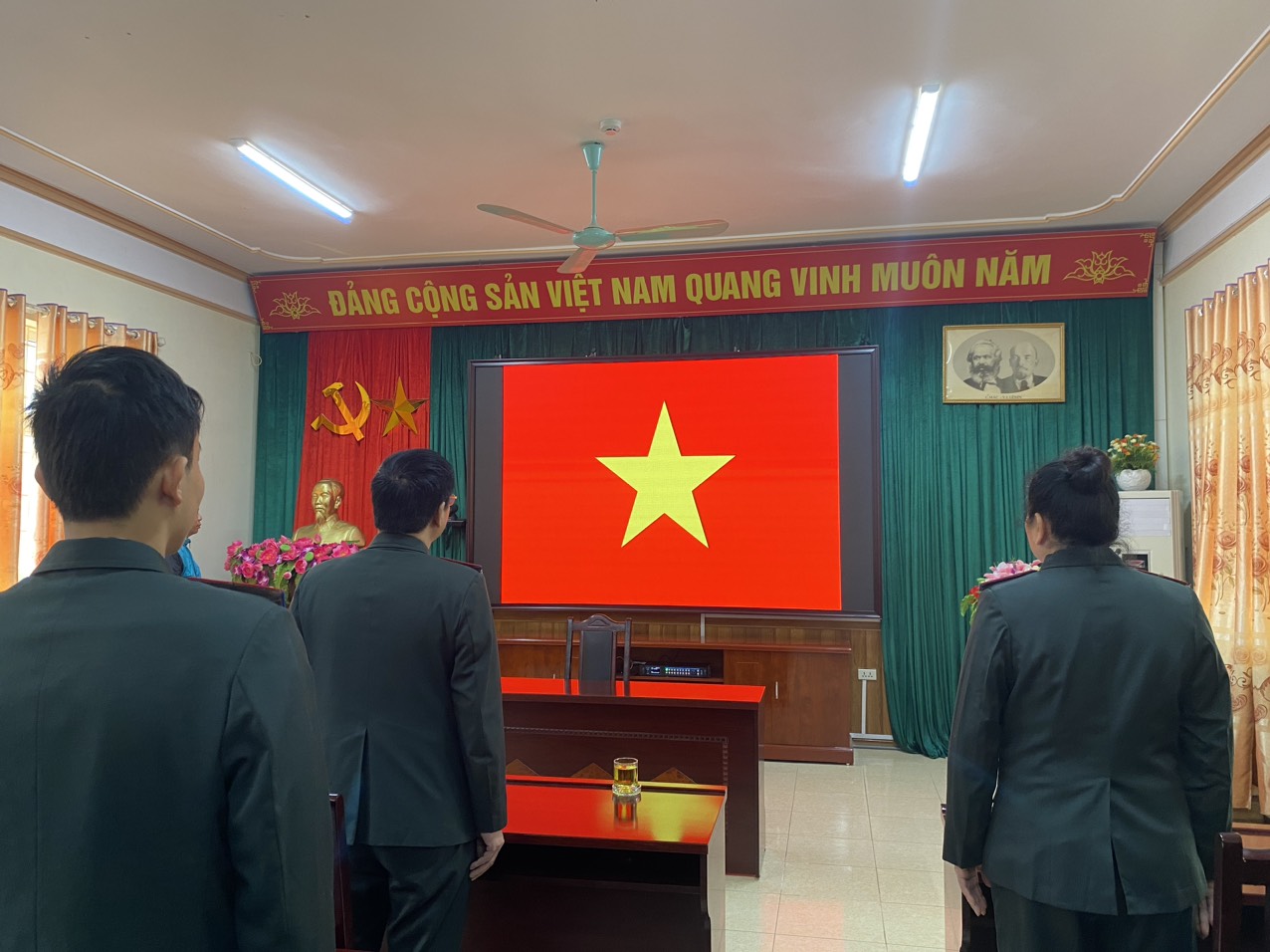 Chi bộ Cục THADS tỉnh Sơn La tổ chức sinh hoạt dưới Cờ 5