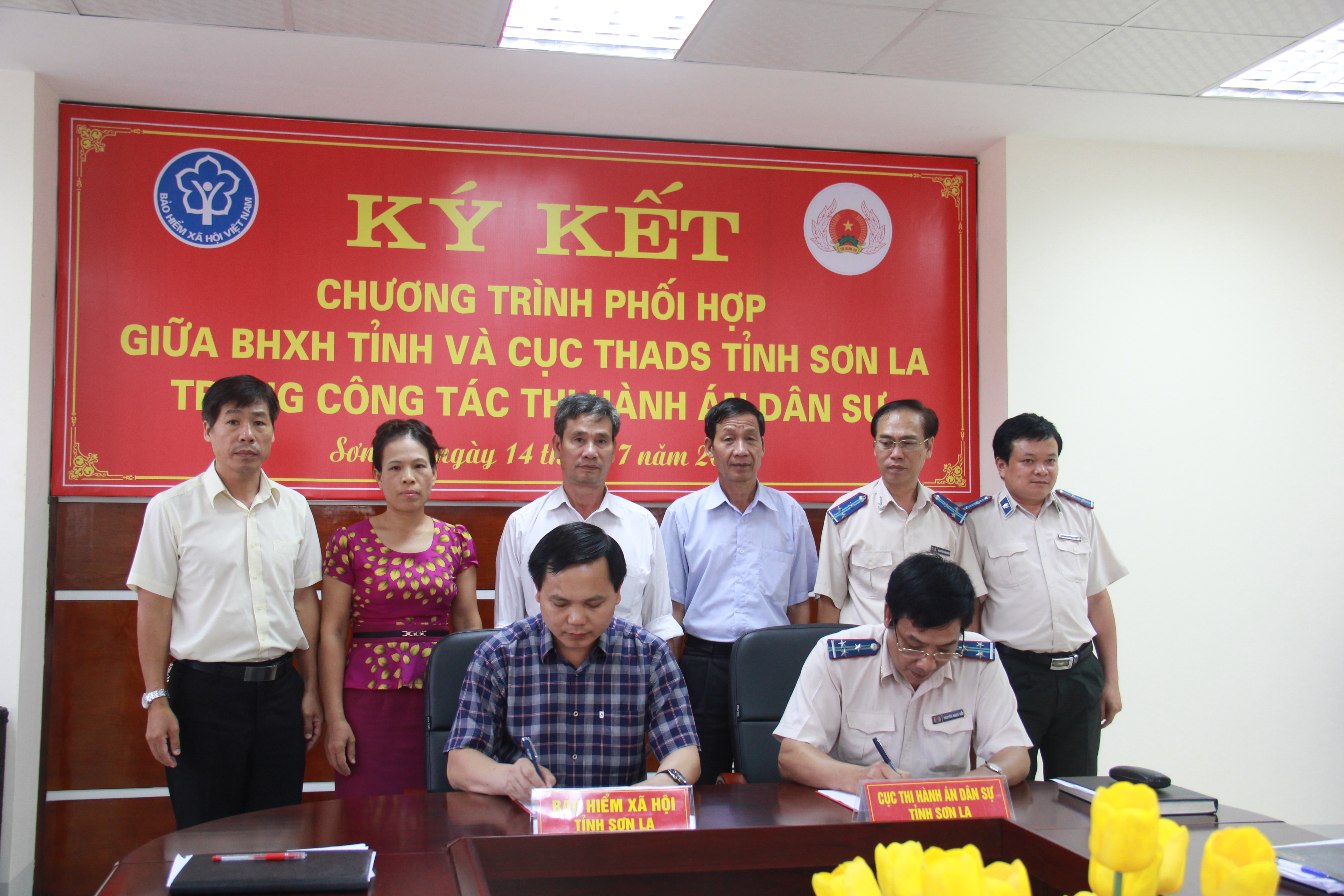 Cục Thi hành án dân sự tỉnh Sơn La và Bảo hiểm xã hội tỉnh tổ chức ký kết chương trình phối hợp liên ngành