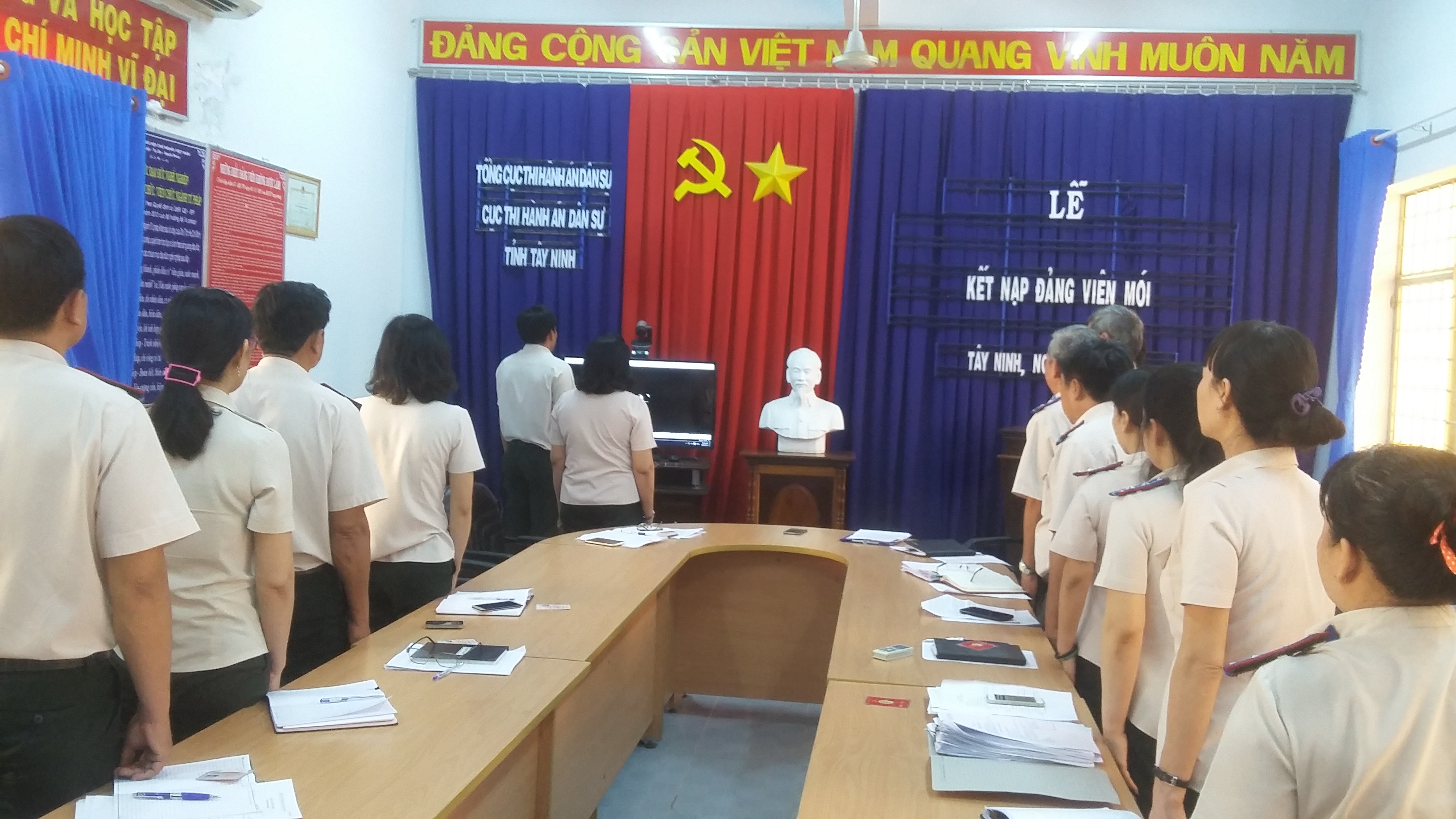 Chi bộ Cục THADS tỉnh Tây Ninh kết nạp đảng viên mới năm 2017