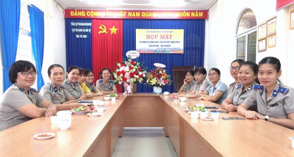 Công đoàn Cục Thi hành án dân sự tỉnh Tây Ninh tổ chức hoạt động kỷ niệm 92 năm ngày thành lập Hội Liên hiệp Phụ nữ Việt Nam và 12 năm ngày Phụ nữ Việt Nam 20/10