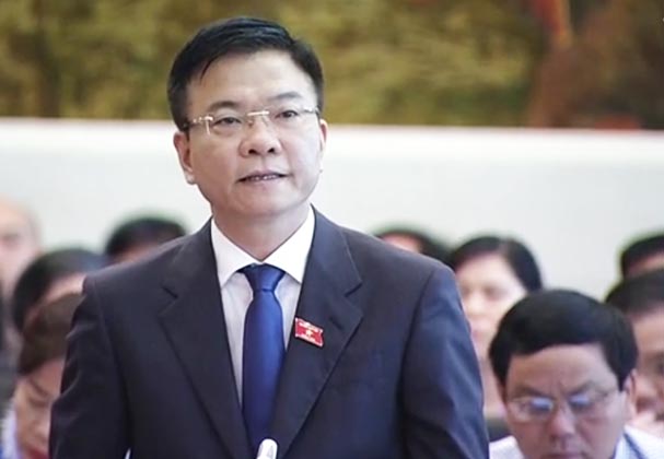 Bộ trưởng Lê Thành Long trả lời chất vấn tại Phiên họp thứ 22 của Uỷ ban Thường vụ Quốc hội