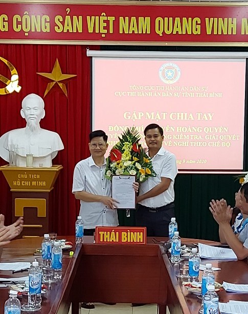 Gặp mặt chia tay đồng chí Nguyễn Hoàng Quyền, Trưởng phòng kiểm tra, giải quyết khiếu nại - tố cáo về nghỉ hưu theo chế độ