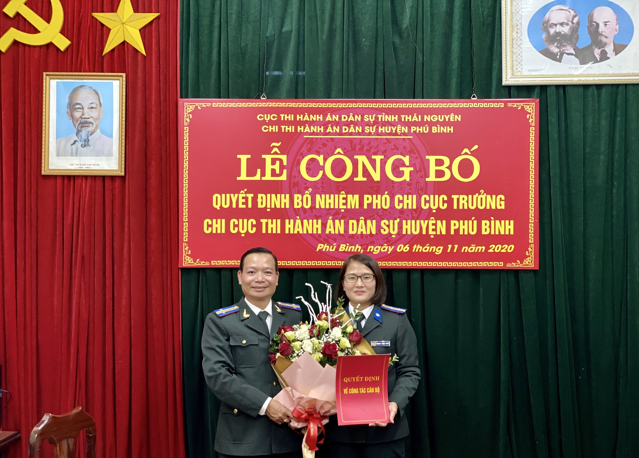 Trao quyết định điều động và bổ nhiệm Phó Chi cục trưởng Chi cục Thi hành án dân sự huyện Phú Bình