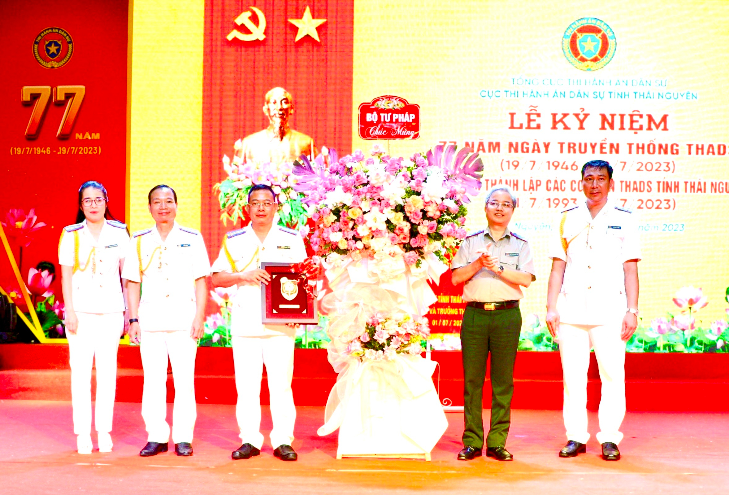 Tổng cục trưởng Nguyễn Quang Thái tham dự lễ kỷ niệm 77 năm ngày truyền thống THADS và 30 năm thành lập các cơ quan THADS tỉnh Thái Nguyên