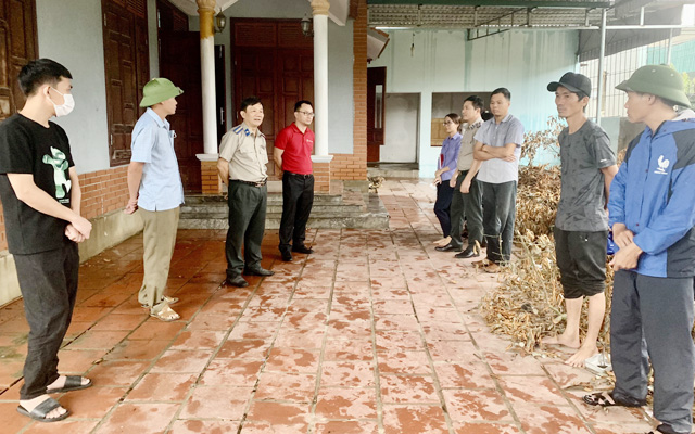 Chi cục THADS huyện Quảng Xương tổ chức bàn giao tài sản cho người mua trúng đấu giá