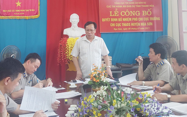 Cục trưởng Hoàng Văn Truyền làm việc tại Chi cục THADS huyện Nga Sơn