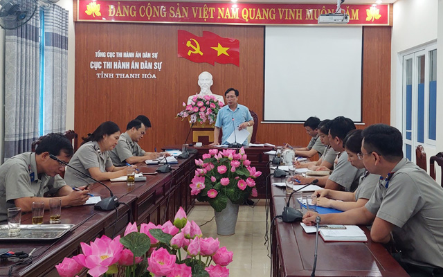 Cục trưởng Hoàng Văn Truyền làm việc với Lãnh đạo, Chấp hành viên Chi cục THADS thành phố Thanh Hóa