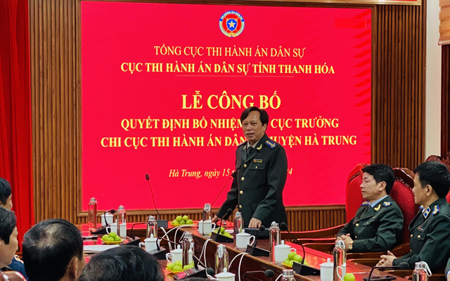 Công bố quyết định bổ nhiệm Chi cục trưởng Chi cục THADS huyện Hà Trung