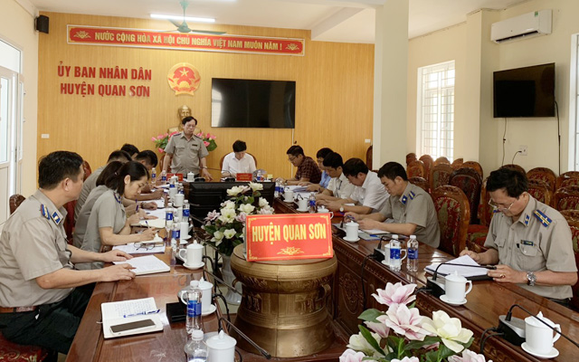 Cục trưởng Hoàng Văn Truyền làm việc tại UBND huyện Quan Sơn, Chi cục THADS huyện Lang Chánh