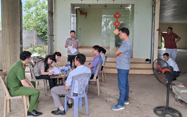 Chấp hành viên Cục THADS tỉnh cưỡng chế giao đất thành công