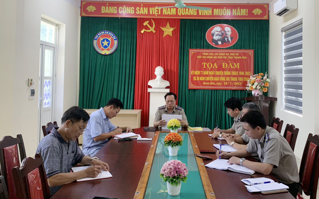 Cục trưởng Hoàng Văn Truyền làm việc tại Chi cục THADS các huyện Bá Thước, Quan Hóa, Mường Lát
