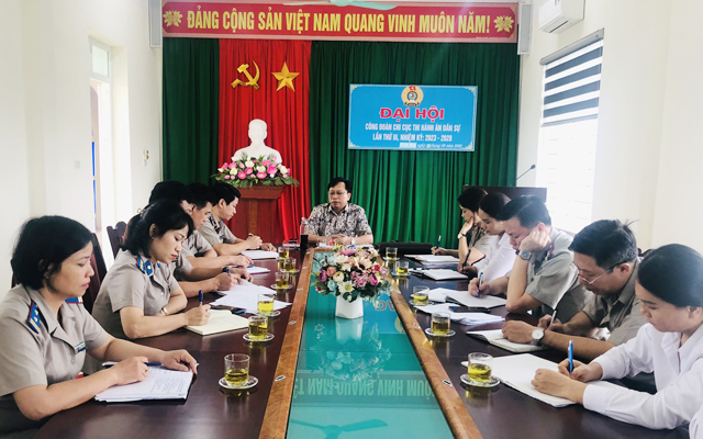 Cục trưởng Hoàng Văn Truyền làm việc tại Chi cục THADS huyện Triệu Sơn