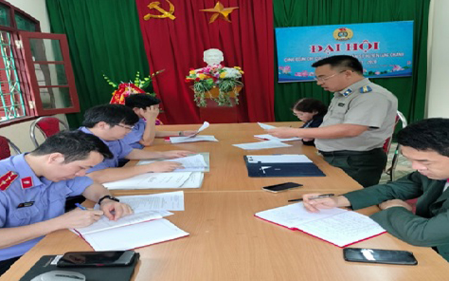 VKSND huyện kiểm sát trực tiếp tại Chi cục Lang Chánh