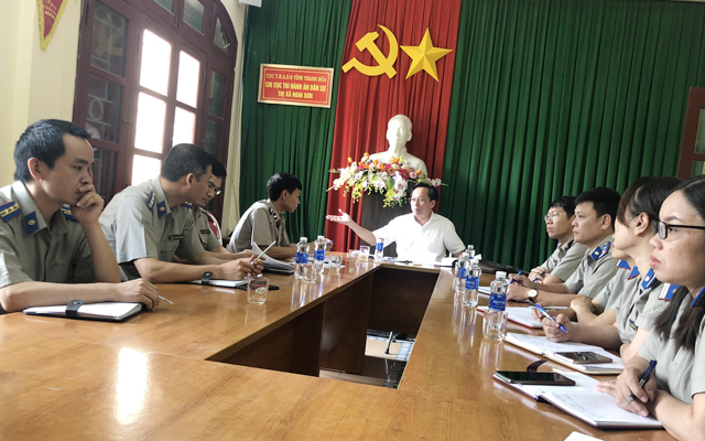 Cục trưởng Hoàng Văn Truyền làm việc tại Chi cục THADS thị xã Nghi Sơn