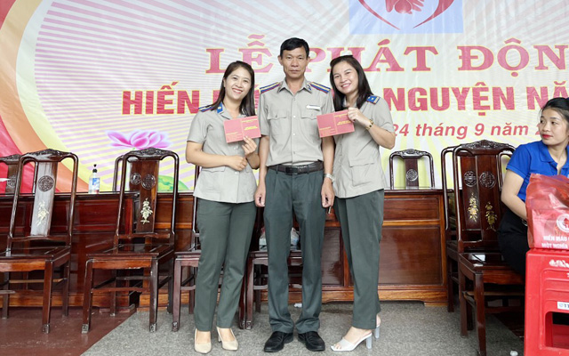 Công đoàn Chi cục THADS thị xã Nghi Sơn hưởng ứng ngày hội Hiến máu tình nguyện
