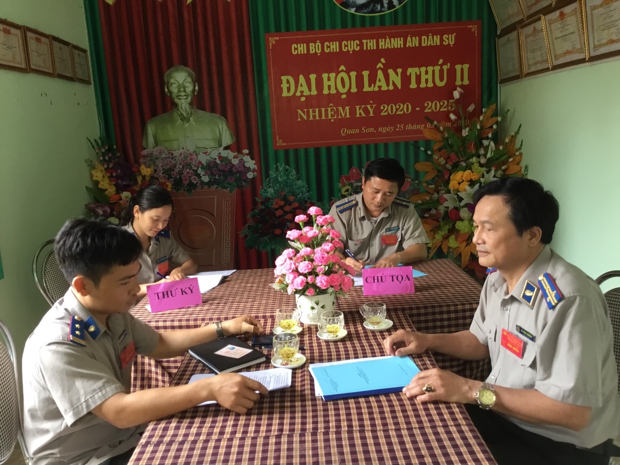 Chi bộ Chi cục THADS huyện Quan Sơn tổ chức đại hội chi bộ khóa II nhiệm kỳ 2020 – 2025