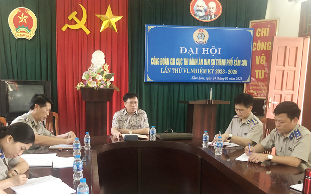 Cục trưởng Hoàng Văn Truyền làm việc tại Chi cục THADS thành phố Sầm Sơn