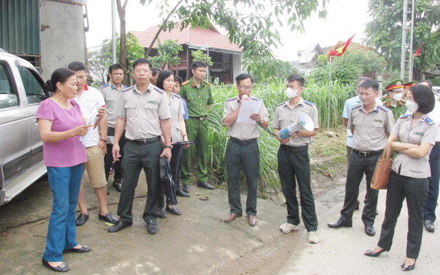 Chi cục THADS huyện Thọ Xuân tổ chức thành công việc cưỡng chế giao tài sản cho người mua trúng đấu giá