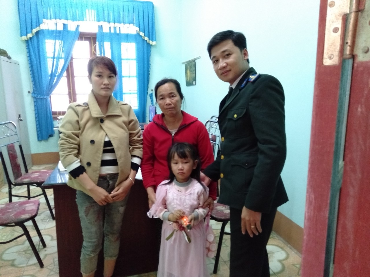 Chi cục THADS huyện Vĩnh Lộc tổ chức thi hành việc giao người chưa thành niên cho người trực tiếp chăm sóc, nuôi dưỡng