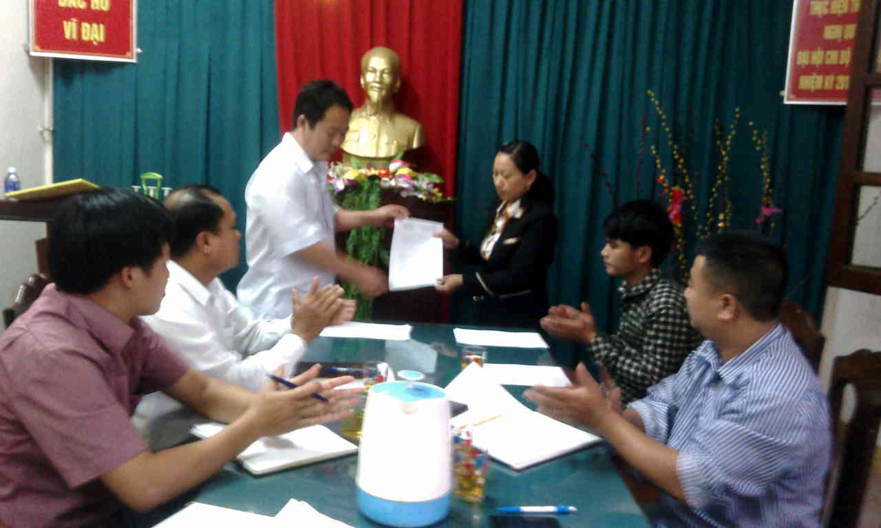 Chi cục Thi hành án dân sự huyện Nam Đông  tổ chức Lễ kết nạp đoàn viên Công đoàn