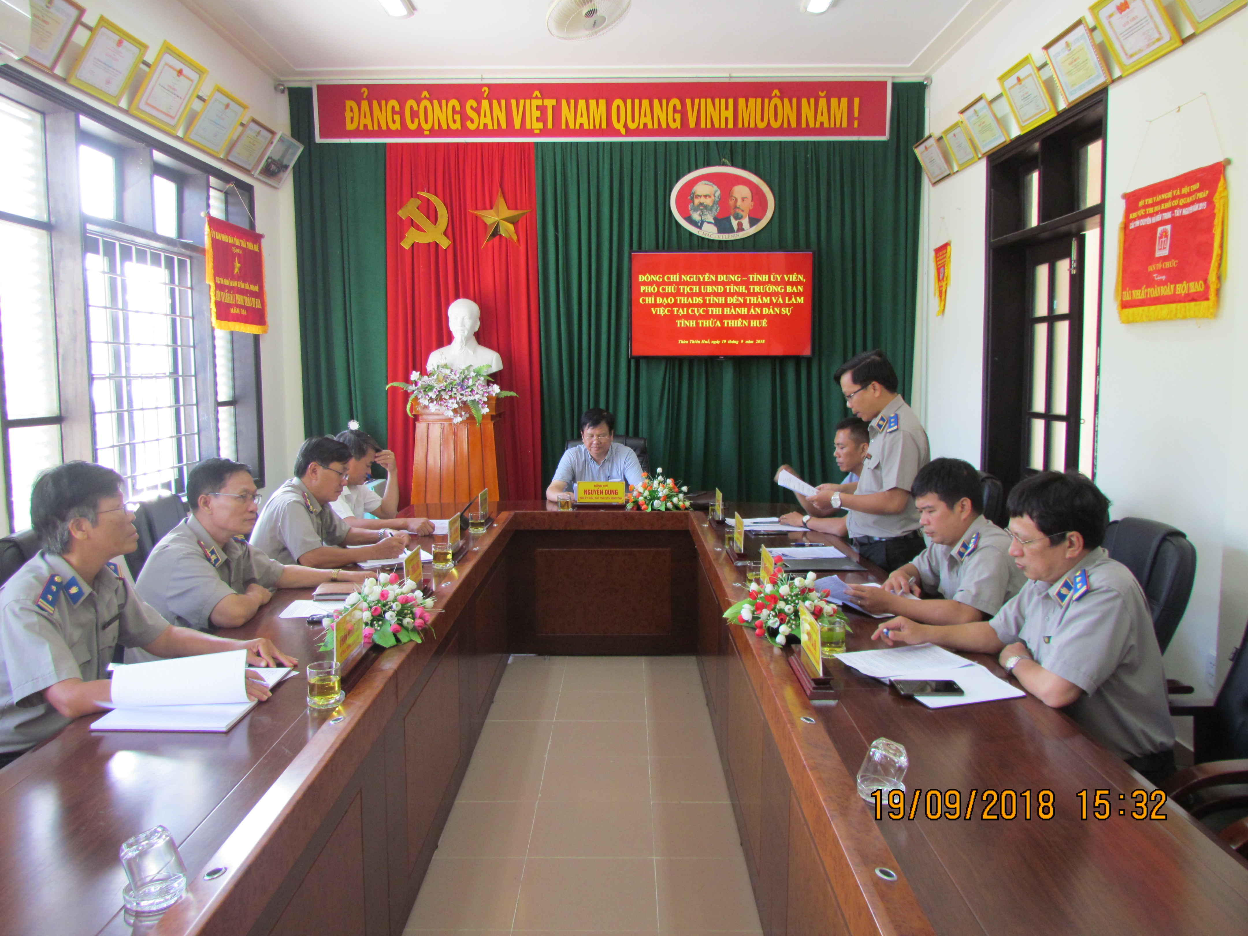 Phó Chủ tịch UBND tỉnh Nguyễn Dung làm việc tại Cục Thi hành án dân sự tỉnh Thừa Thiên Huế