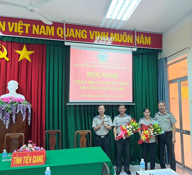 Cục Thi hành án dân sự tỉnh Tiền Giang tổ chức Hội nghị công bố và trao các quyết định về công tác cán bộ