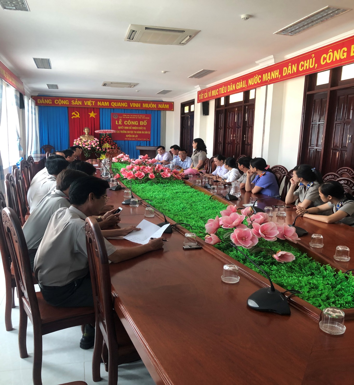 Lễ công bố Quyết định bổ nhiệm Chi cục trưởng Chi cục THADS huyện Cai Lậy