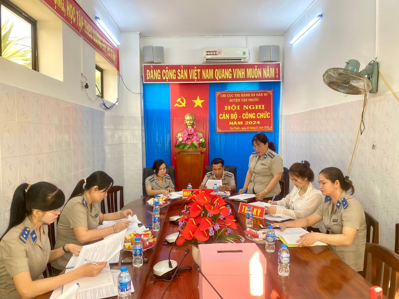 Chi cục Thi hành án dân sự huyện Tân Phước, tỉnh Tiền Giang tổ chức Hội nghị cán bộ công chức năm 2024