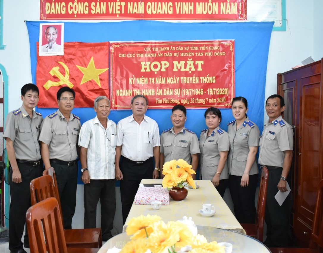 Chi cục THADS huyện Tân Phú Đông tổ chức Họp mặt kỷ niệm 74 năm Ngày truyền thống Thi hành án dân sự