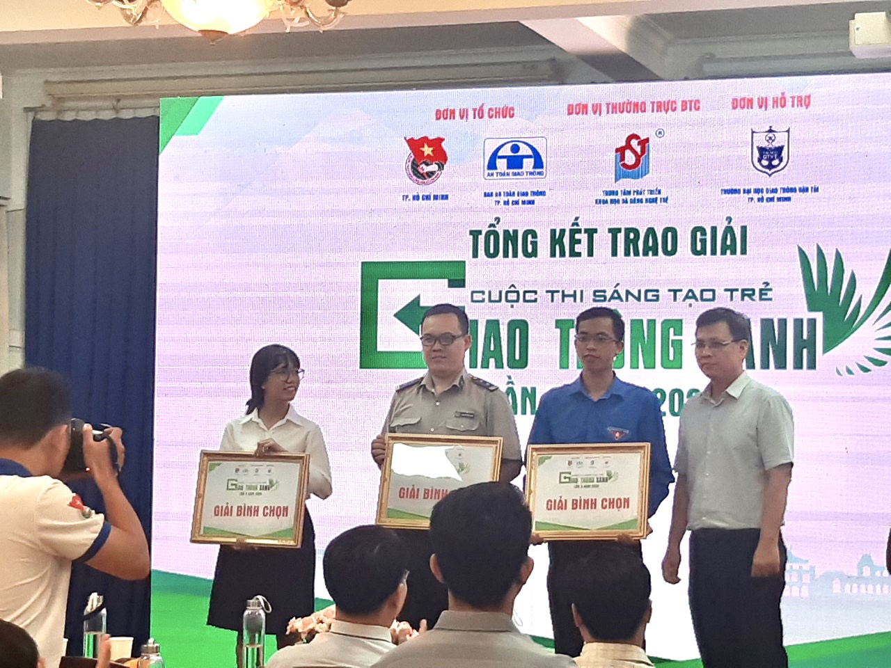 Đoàn viên Chi đoàn Chi cục THADS quận Bình Tân đạt giải khuyến khích cuộc thi sáng tạo trẻ “giao thông xanh” năm 2020