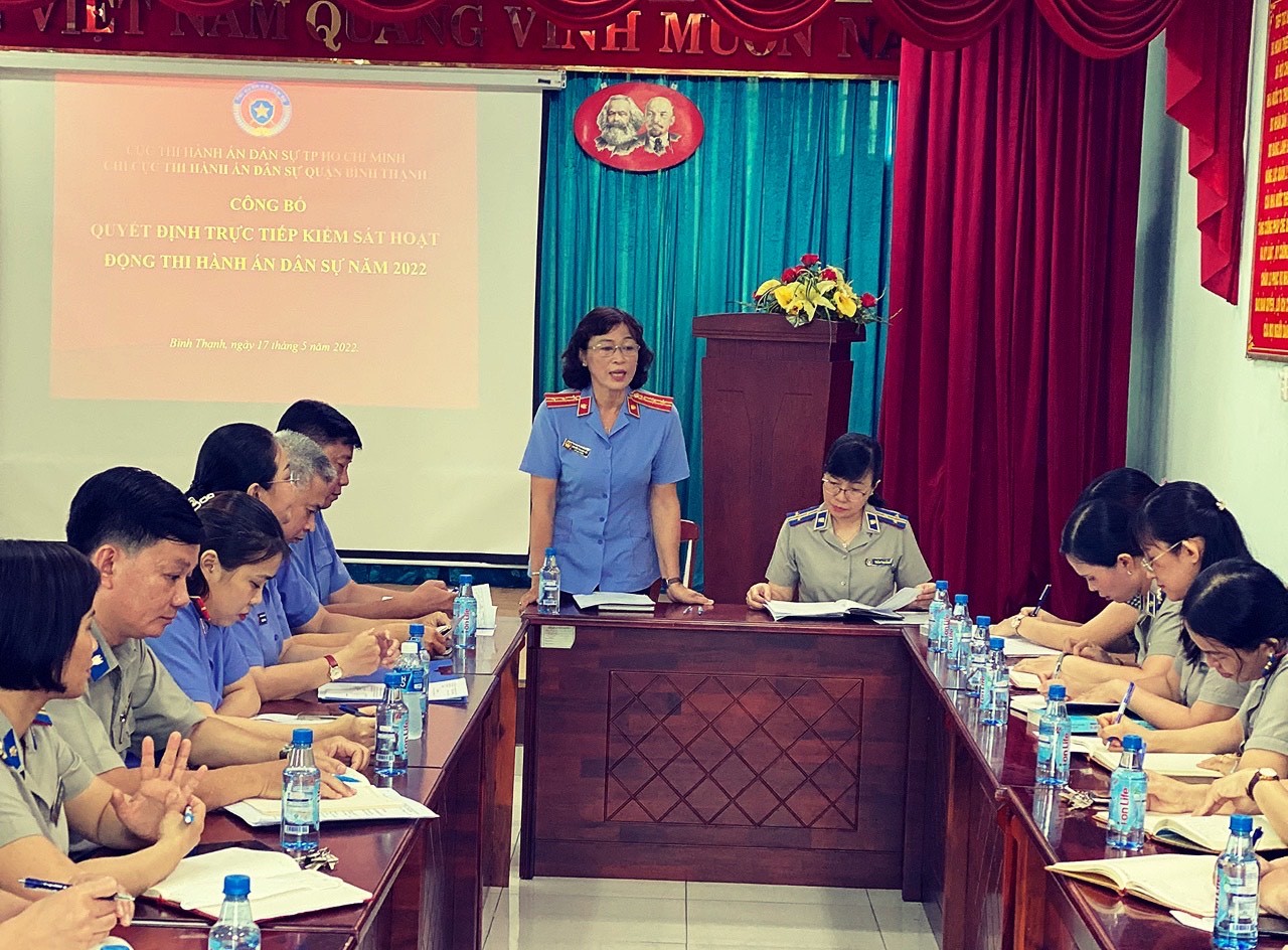 Viện kiểm sát nhân dân quận Bình Thạnh công bố Quyết định kiểm sát thi hành án.