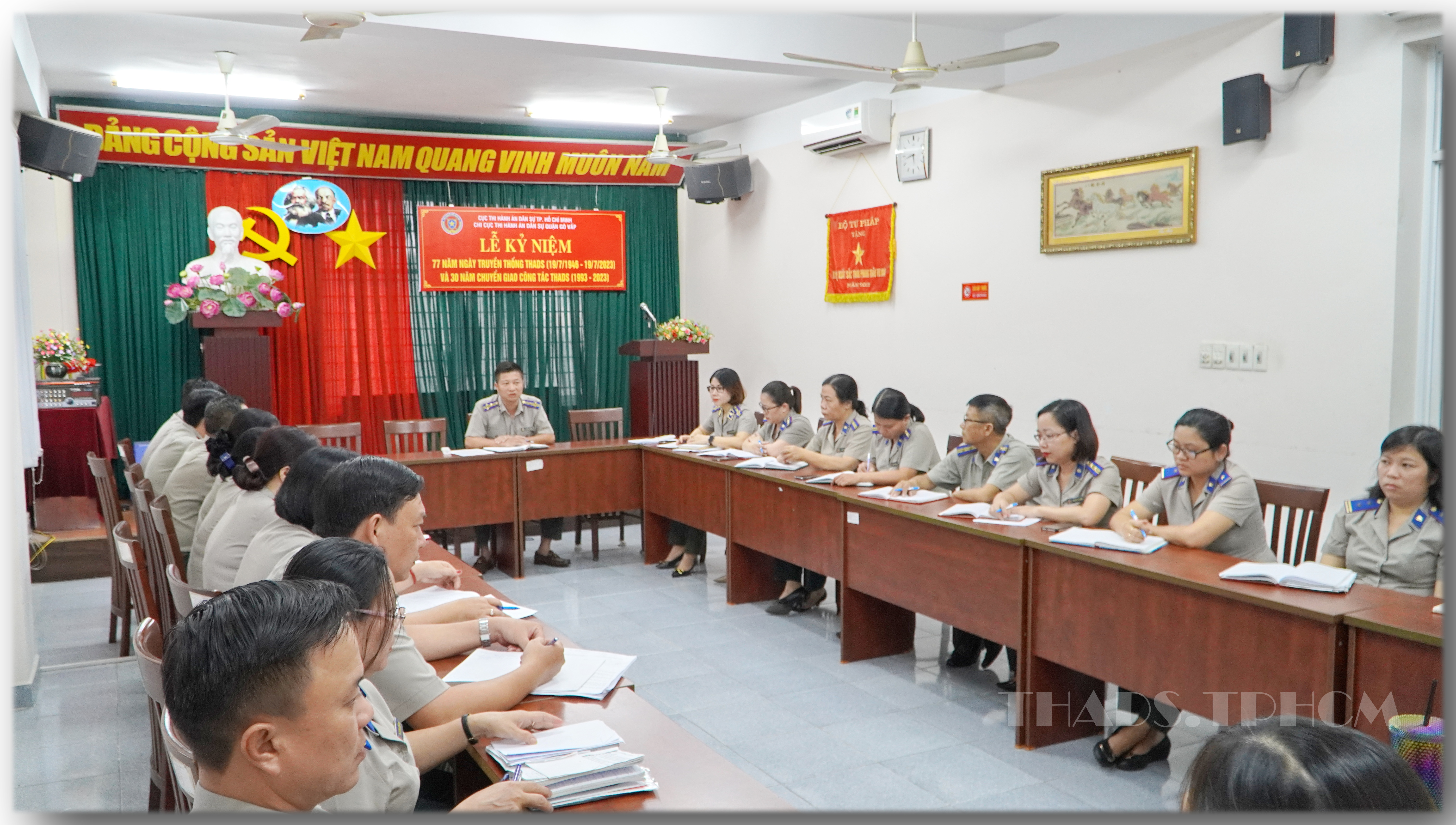 Chi cục THADS Gò Vấp hưởng ứng Ngày Pháp luật Việt Nam (9/11)
