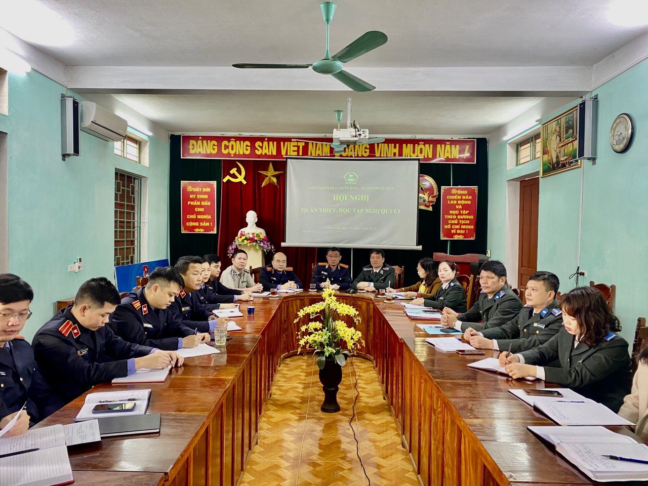 Chi bộ Chi cục Thi hành án dân sự huyện Chiêm Hóa sinh hoạt chuyên đề năm 2023 về “Học tập và làm theo tư tưởng, đạo đức, phong cách Hồ Chí Minh năm 2023”