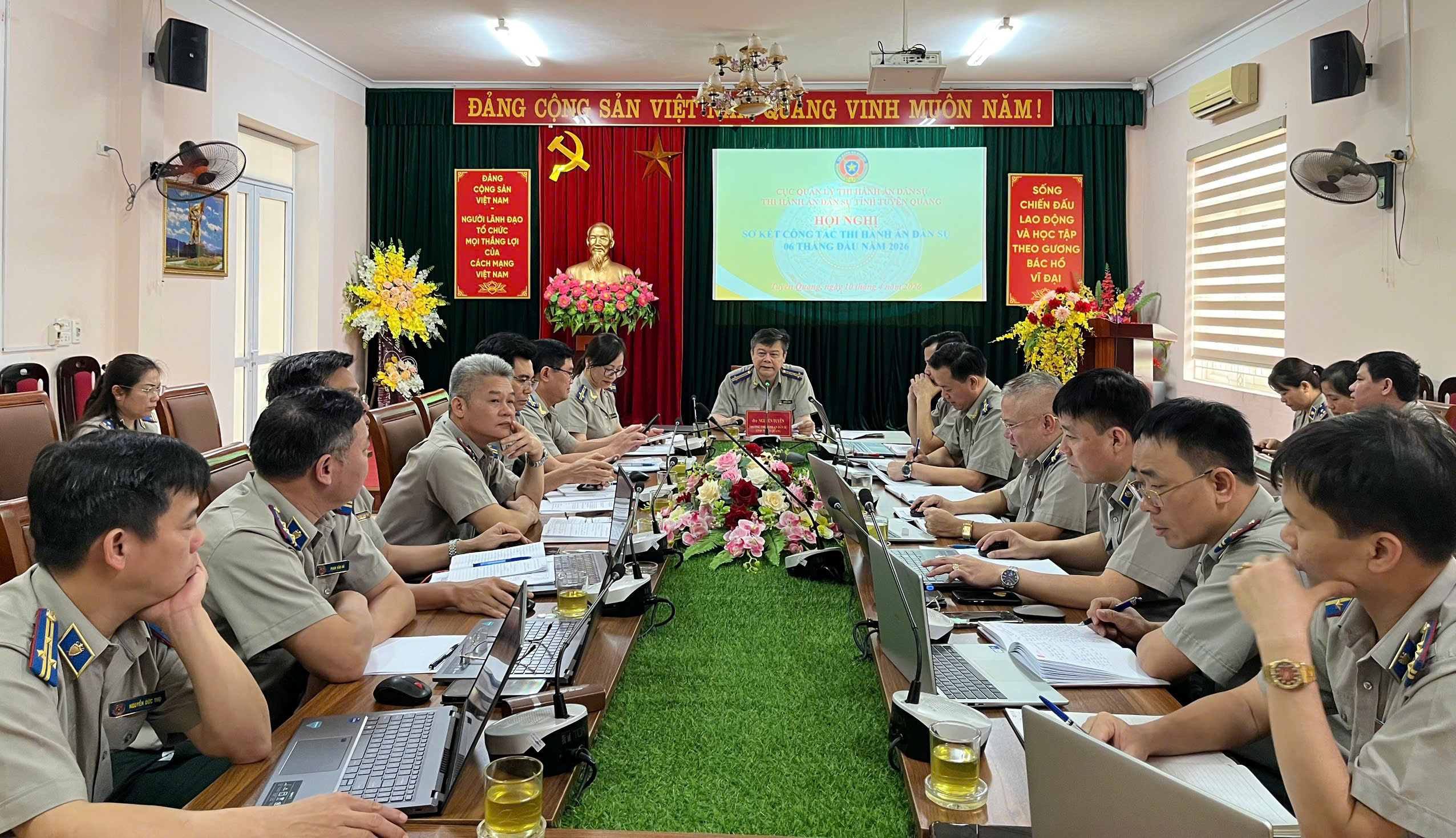 Thi hành án dân sự tỉnh Tuyên Quang tổ chức hội nghị sơ kết công tác 6 tháng đầu năm 2026.