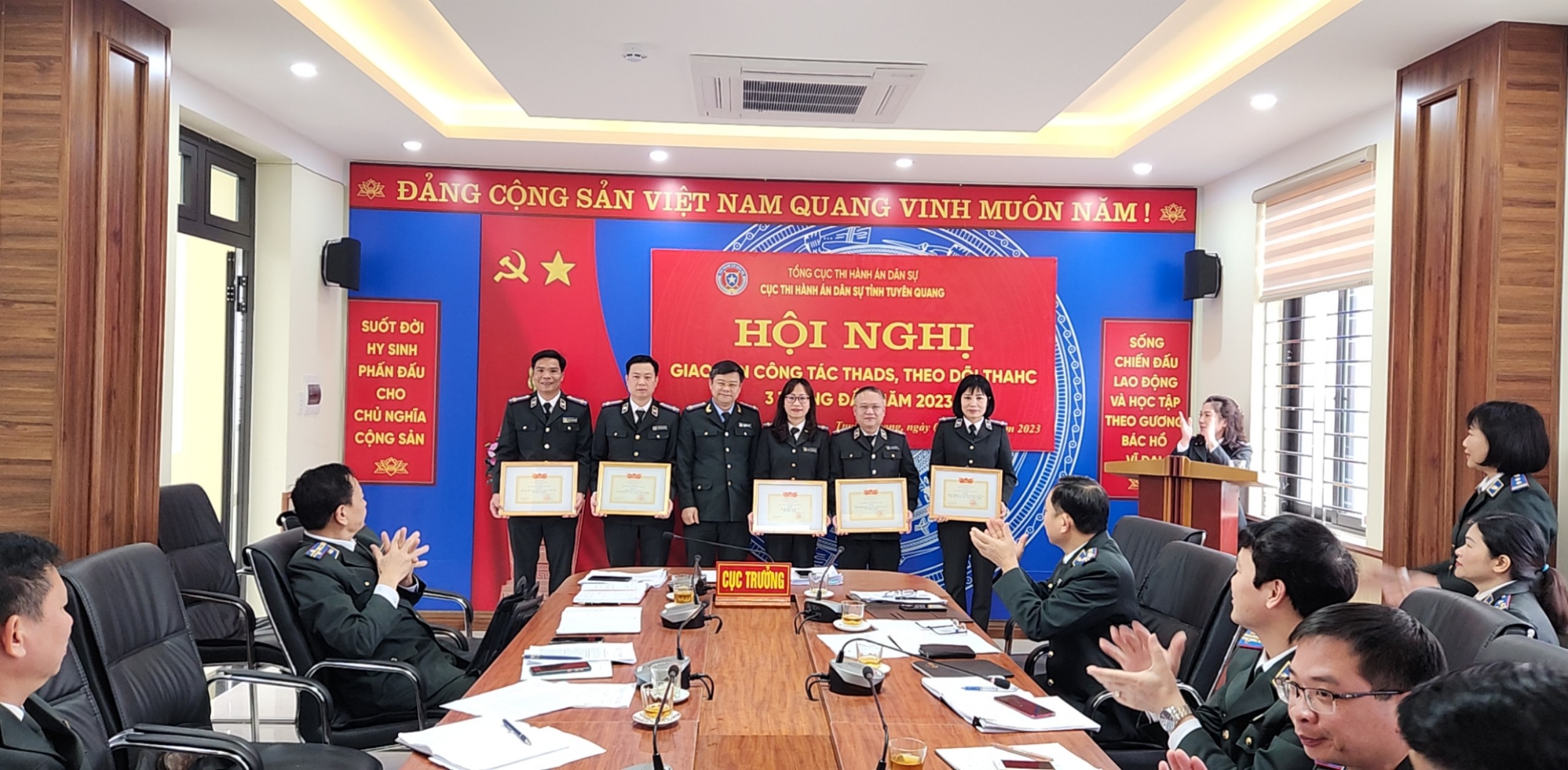 Cục Thi hành án dân sự tỉnh Tuyên Quang tổ chức Hội nghị giao ban công tác 3 tháng đầu năm 2023
