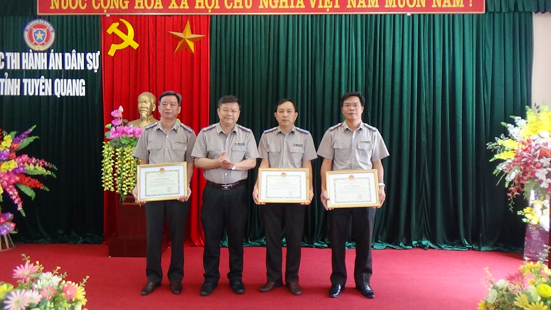 Các cơ quan THADS tỉnh Tuyên Quang: Tiếp nối truyền thống 76 năm Thi hành án dân sự