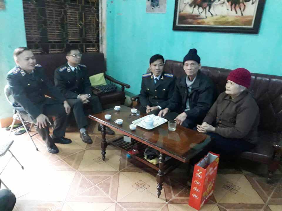 Thăm, chúc tết các đồng chí nguyên là lãnh đạo, cán bộ, công chức của Cục Thi hành án dân sự tỉnh Tuyên Quang qua các thời kỳ.